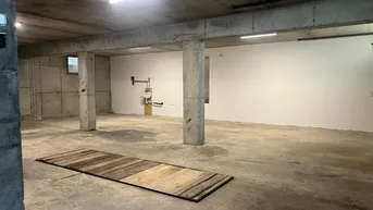 Expose 🔧 Werkstatt / Garage/Lager (143m²) zu vermieten – mit Strom, – vielseitig nutzbar!
