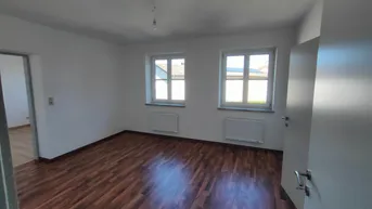 Expose Frisch sanierte geräumige Wohnung