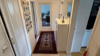 Expose WG-Zimmer in großer, möblierter 4-Zimmer-Wohnung – Zentrale Lage (Längenfeldgasse)