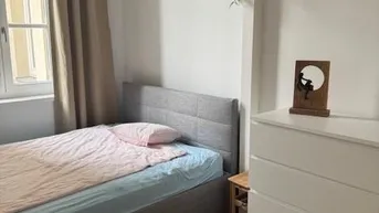 Expose Vollmöbliertes kleines Zimmer in bester Lage zur Zwischenmiete
