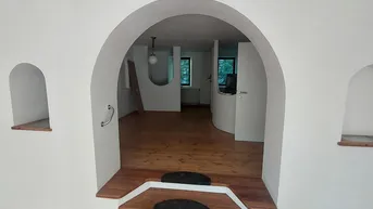 Expose Geräumige 4-Zimmer Altbauwohnung mit Parkplatz
