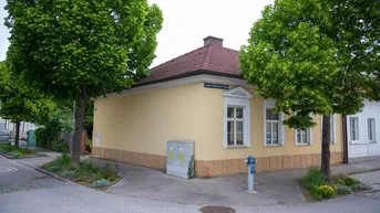 Expose Eckhaus in Möllersdorf nahe der Badner Bahn
