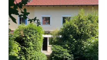 Expose Gepflegtes Reihenhaus mit Garten in Gumpoldskirchen, Dachausbau möglich