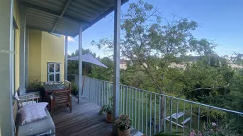 Expose Großzügige lichtdurchflutete Altbauwohnung (104m2) mit Riesenbalkon und Gartenzugang in der Schillerstraße