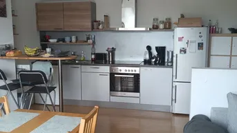 Expose Zimmer in 3er Mädels-WG