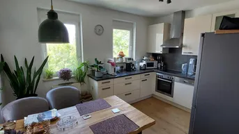 Expose Helle 3-Zimmer-Wohnung mit Balkon, Garage und Top-Lage nahe Zentrum – sofort verfügbar!