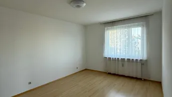 Expose Wohnung mit Ötscherblick / Private Mietwohnung in Amstetten mit Blick übers Mostviertel / 3 Zimmer / 76m2 + überdachte Loggia l All-Inklusive Miete