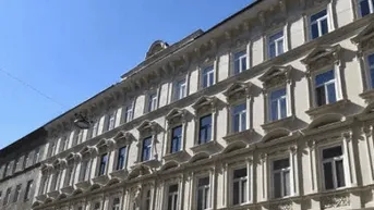 Expose Großzügiges 14-Zimmer Haus mit Terrasse und Balkon