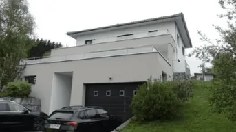 Expose Geräumiges 7-Zimmer-Haus mit Garten und Terrasse in Grubdorf