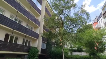 Expose Helle 2-Zimmer-Wohnung mit großer Loggia zu vermieten!