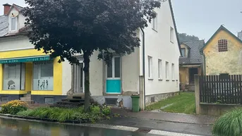 Expose Renoviertes Reihenhaus mit Garten und Stellplätzen