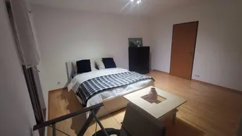 Expose Sunny Room 