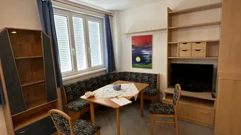 Expose Moderne 1-Zimmer Neubauwohnung Voll Möbiliert mit Aufzug und Tiefgaragenplatz