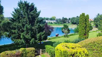 Expose WOW ! sind die Redaktionen zum SPEKTKULÄREN Panorama ! So reagierte noch JEDER ! 117 m2 Nutzfl = 63 m2 Wohnfl + 54 m2 Terrasse ! Wert 174 000,- € bis 322 000,- € Infos auf 5 Bilder ! 3 Parkplätze + über 20 Jahre nur im Sommer von Fr- So genutzt + Hochwasser sichere Lage ihrer Investition + 1a Infrastruktur/ Erreichbarkeit, z.B. 35 Min. von Wien + immer wichtiger = die Lage + Lage + Lage !
