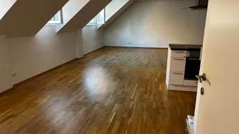 Expose 5-Zimmer Altbau-Dachgeschoss mit Terrasse