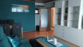 Expose Neu eingerichtete 2-Zimmer-Wohnung mit verglastem Balkon (Loggia) im 6. Stock