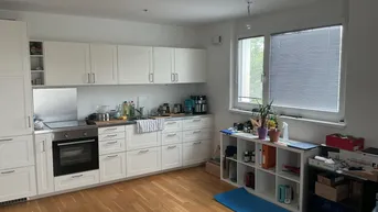 Expose Schöne 3 Zimmer Wohnung Salzburg Maxglan/ Kein Makler / Tiefgarage/ Balkon / großer Kellerraum 