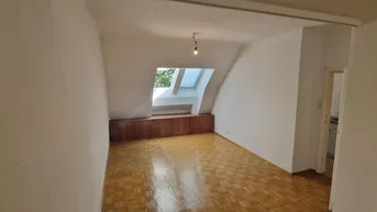 Expose Helle (2)-Zimmer-Dachgeschosswohnung beim Auhof Center - 56 m²