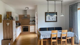 Expose Helle 3-Zimmer Wohnung mit Balkon und Tiefgarage
