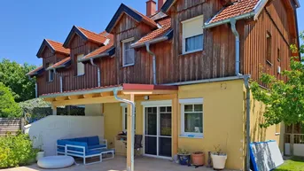 Expose Doppelhaushälfte mit Pool, Garten &amp; PV-Anlage - PRIVATVERKAUF