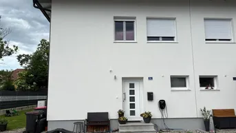 Expose Modernes 5-Zimmer-Doppelhaushälfte mit Garten und Terrasse in Riedersbach