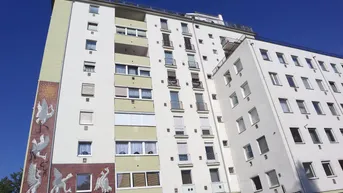 Expose 4 Zimmer Wohnung mit 120 m² und bester Anbindung - Vielseitige Möglichkeiten für Familien und Paare!