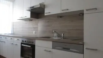 Expose Geräumige 4-Zimmer Wohnung mit Einbauküche in Schwechat