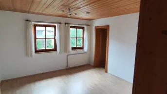 Expose 2-Zimmer Wohnung mit Balkon und Carport