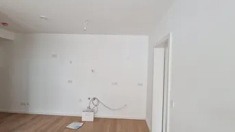 Expose Moderne 2-Zimmer-Wohnung mit Balkon &amp; Terrasse – Freier Blick ins Grüne im MIRA LAA Park-Ensemble! 