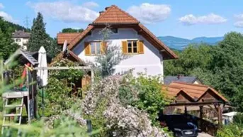 Expose Schönes renoviertes Einfamilienhaus mit traumhaftem Gartenparadies und Carport - Ideal für Familien