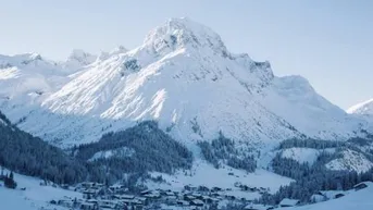 Expose Haus mit fantastischer Aussicht in Oberlech