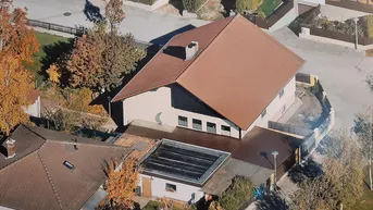 Expose Gepflegtes 7-Zimmer Einfamilienhaus mit Garten und Carport