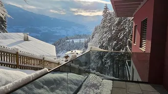 Expose Hochwertige 2-Zimmer Wohnung mit Balkon und Garage