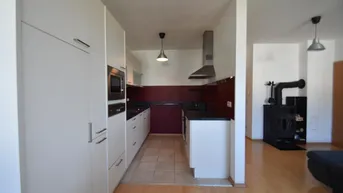 Expose Sofort verfügbar: 3 Zimmer Wohnung in Ludwigsdorf, Balkon, Tiefgarage, Schwedenofen 