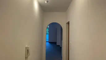 Expose Kleine, schöne, frisch renovierte Wohnung im Stadtteil Höttinger Au. 