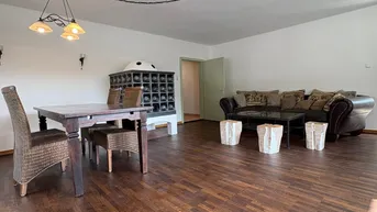 Expose Lichtdurchflutete 110 m2 Wohnung, zentrumsnah - €12,27 / m2
