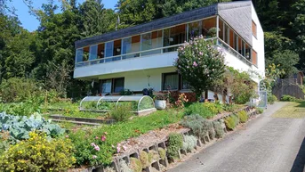 Expose Zweifamilienhaus sonnig mit bester Aussicht