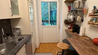 Expose Schöne 2-Zimmer Altbauwohnung mit großem Balkon in der Kastellfeldgasse zu vermieten