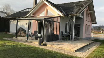 Expose  Bungalow mit Pool und Garten