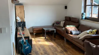 Expose Sonnige 3 Zimmer Dachgeschosswohnung in Henndorf am Wallersee 