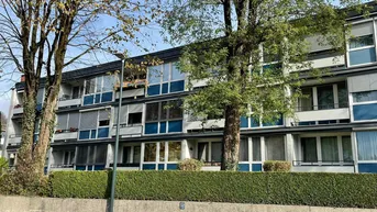 Expose Schöne renovierte 2 Zimmerwohnung mit Loggia in zentraler Lage von Salzburg zu vermieten