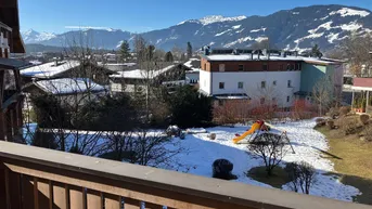 Expose 3.5-Zimmer Wohnung mit Balkon und Klimaanlage