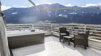Expose Moderne 2-Zimmer Penthouse mit Terrasse und Pool