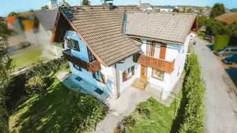 Expose Großes Familienhaus mit viel Potenzial, zentraler Lage &amp; privaten Zugang zur Fischach - 