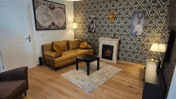 Expose Vollmöblierte und generalsanierte Altbauwohnung mit Balkon und Aufzug