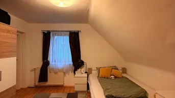 Expose Zimmer mit Balkon in Mädls - WG