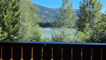 Expose Wunderschönes Haus mit direktem Seeblick!