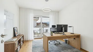Helles Büro mit Holzboden und Balkonzugang, bietet einen schönen Blick auf die Umgebung.