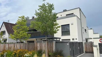 Expose Exklusive 2-Zimmer-Wohnung mit großer Terrasse!
