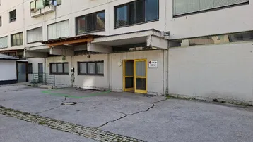 Expose GESCHÄFTSLOKAL/GROSSRAUMBÜRO! ÄRZTEZENTRUM! ERDGESCHOSS! GROSSE AUSLAGENFRONT! ORF-NÄHE! SPITZENPREIS von EUR 10,93 PRO M² GESAMT! UNBEFRISTET! PROVISIONSFREI!